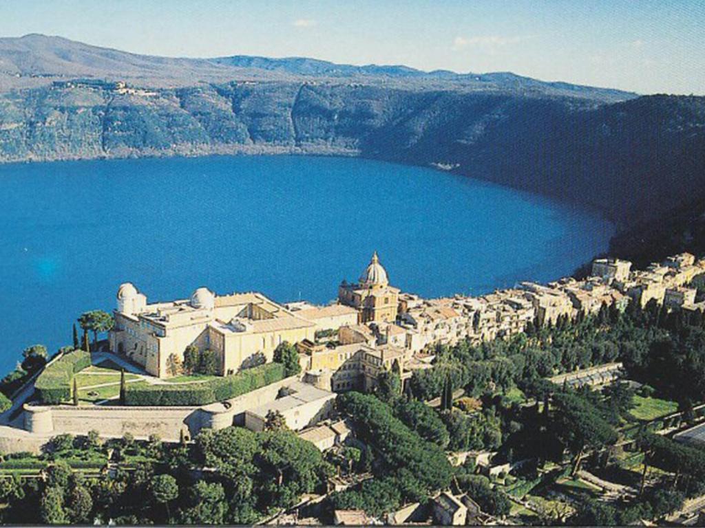 Roma E Palazzo Pontificio Di Castel Gandolfo-Vaticano Kültér fotó